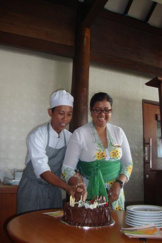 Birth Day Staff, bali indian restaurant, indian food restaurant in bali